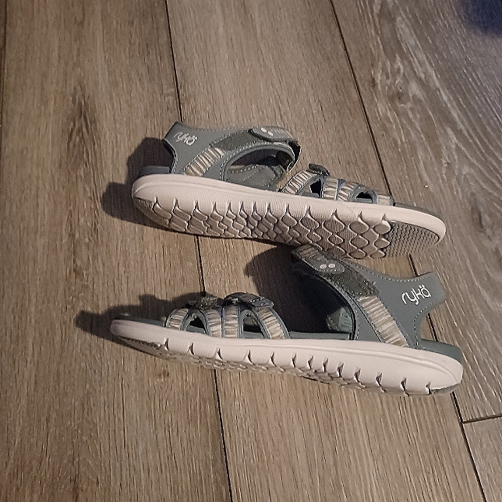 Ryra Walking Sandals